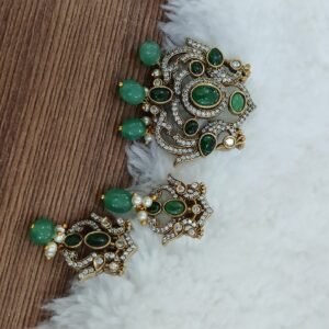 Victoria pendant set