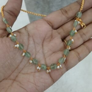 Real pearls with strawberry