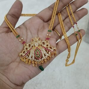 Gold copy chain with pendant