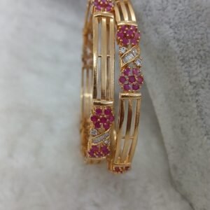 Ruby flower with uncut ribbon pattern