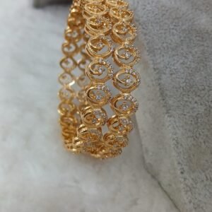 Oval pattern white stone design