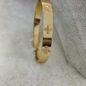Big size stone flower kada