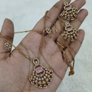 Light pink pendant with earrings set