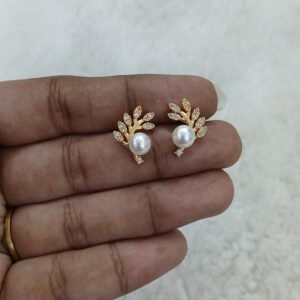 Leaf pattern with pearl