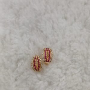Circle pattern stone earrings