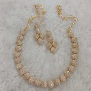 Small white stones neck set