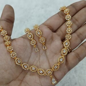 Oval stones with small drop
(FULL WHITE)