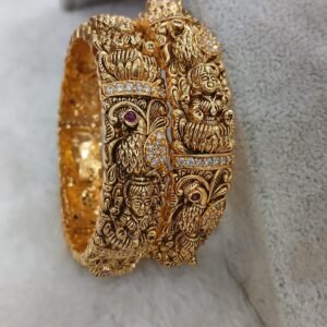Heavy Lakshmi with Peacock Nakshi pattern