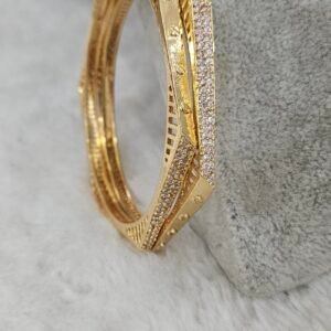 Benzene pattern stone bangles