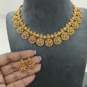 Lakshmi with bottu neck set