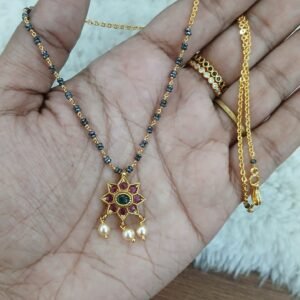 Simple blackdiamonds chain with pendant