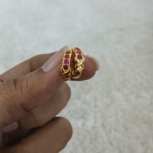 Ribbon pattern with pink stones earrings