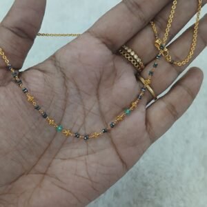 Simple blackdiamonds with emeralds (KATTUTHEEGA)