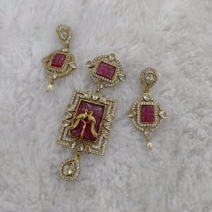 Double peacock red pendant with earrings set