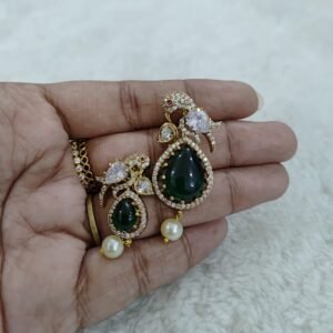 Green parrot pendant with earrings set