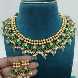 Green kundan chocker with earrings