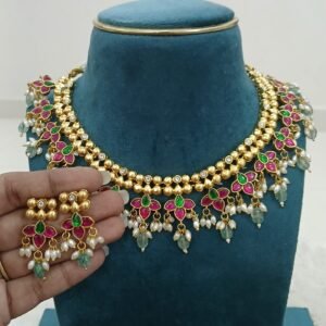 Multi kundan chocker with earrings