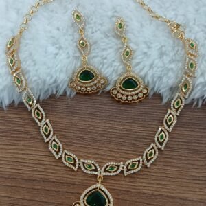 Green stone triangle Micropolish neck set