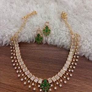 Green stone with glass cuts micropolish neck set