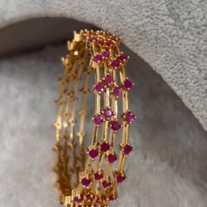 Plain with ruby design (set of 4)