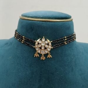 Kundhan chocker with black diamonds
