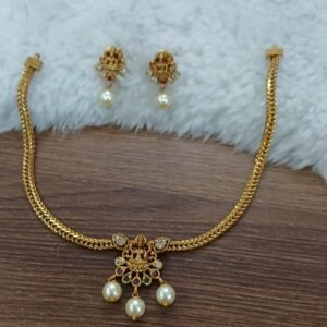 Antique matt lakshmi simple chocker with earrings