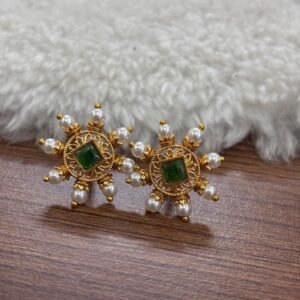 Green stone with pearl simple Micropolish studs